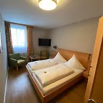Weingutshotel Piesporter Goldtroepfchen Hotell 3*