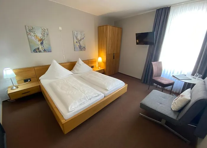 Weingutshotel Piesporter Goldtroepfchen 3* פיספורט