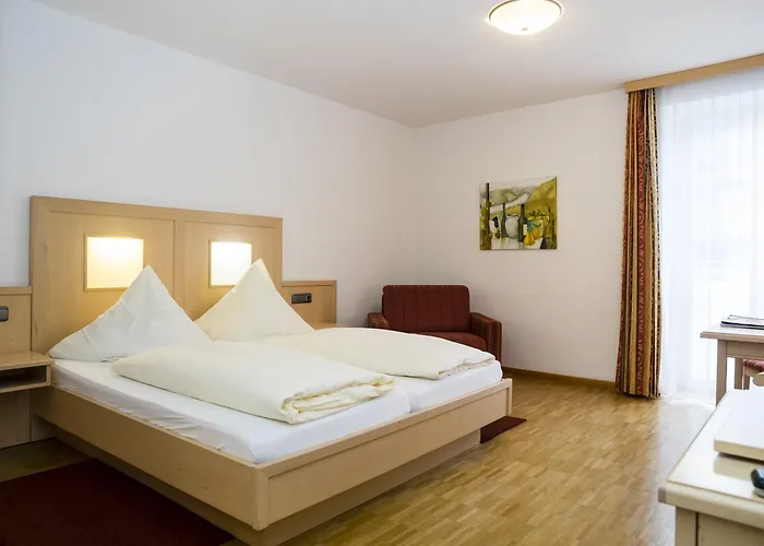 Weingutshotel Piesporter Goldtroepfchen מלון 3*